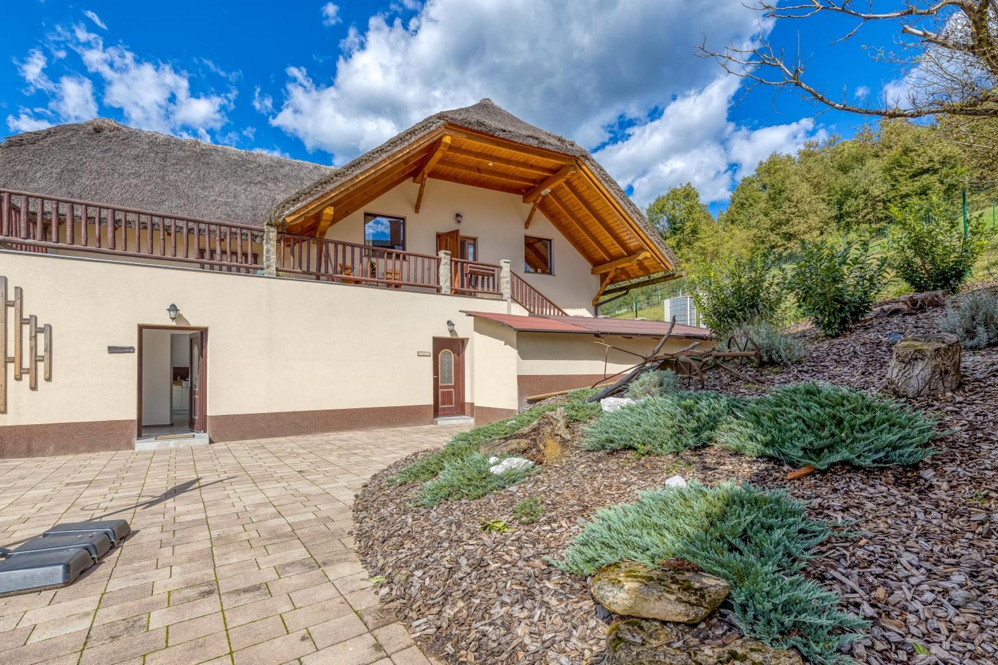 Bajsova Domacija Appartement Podčetrtek Buitenkant foto